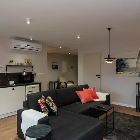 Zaka Apartment