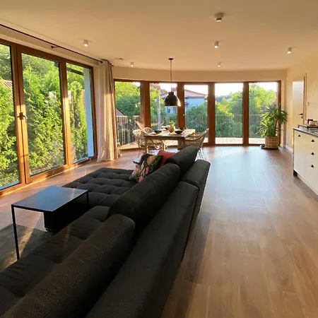 Zaka Apartment